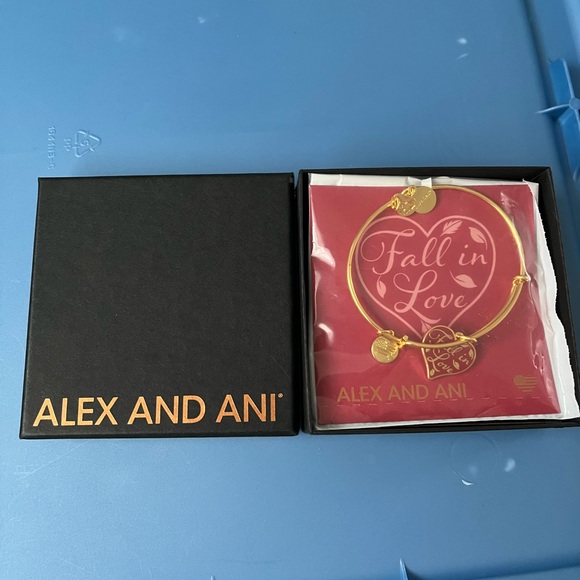 New Alex and Ani fall in love heart charm bangle bracelet gold - Picture 3 of 3